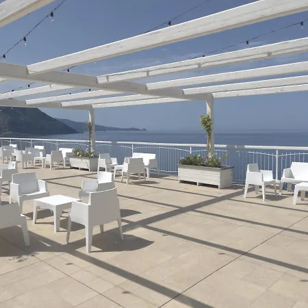 Capo Skino Park فندق