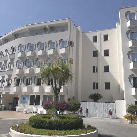 Capo Skino Park 3*